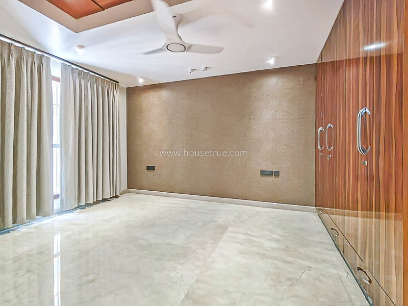 4 BHK Duplex For Rent in Defence Colony