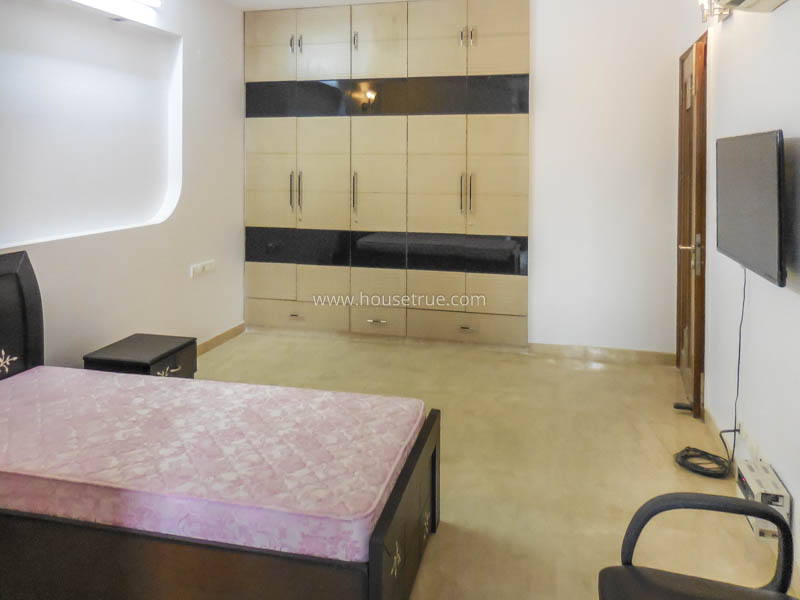 4 BHK Duplex For Rent in Defence Colony