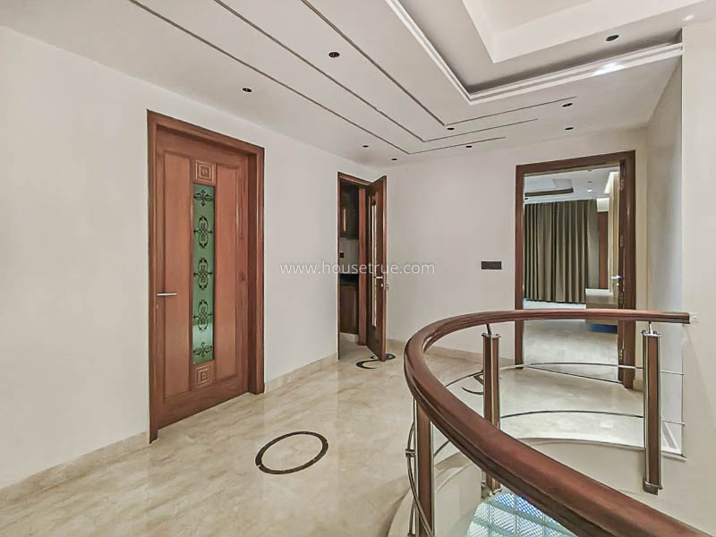 4 BHK Duplex For Rent in Defence Colony