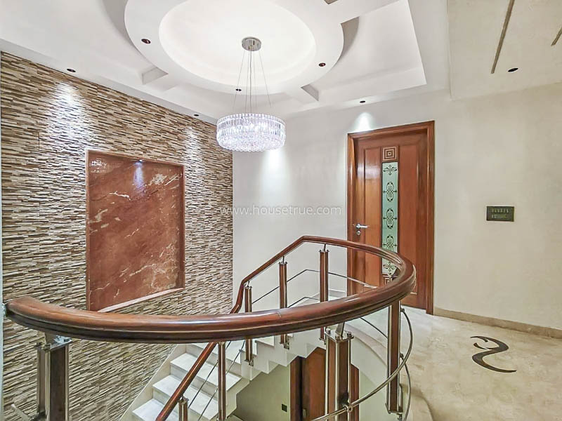 4 BHK Duplex For Rent in Defence Colony
