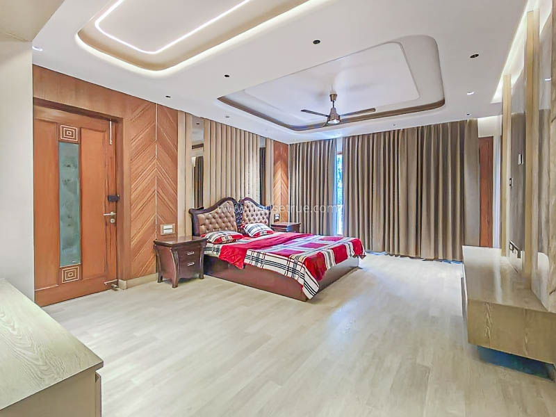 4 BHK Duplex For Rent in Defence Colony