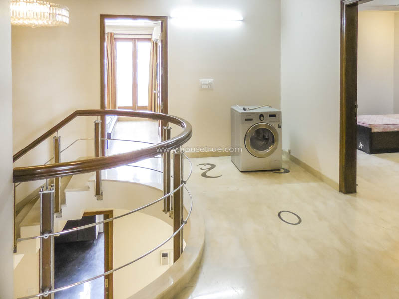 4 BHK Duplex For Rent in Defence Colony