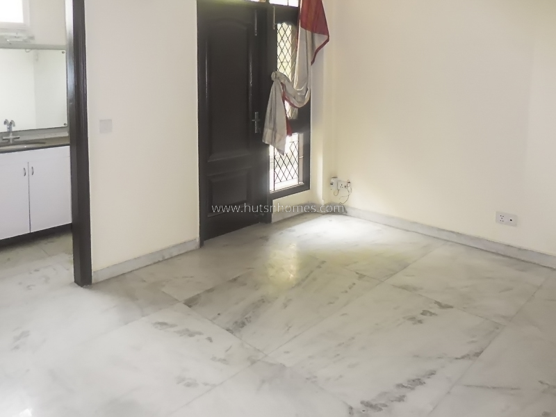 3 BHK Flat For Rent in Defence Colony
