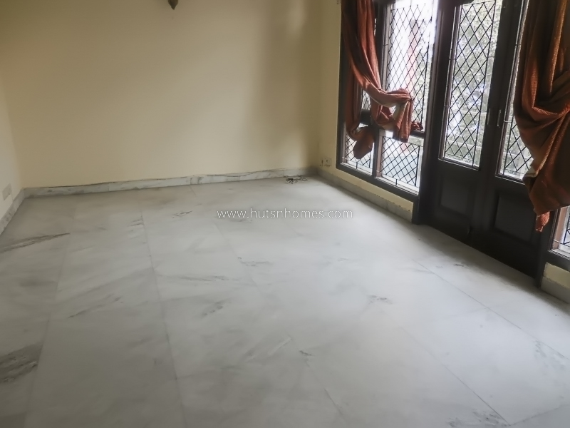3 BHK Flat For Rent in Defence Colony