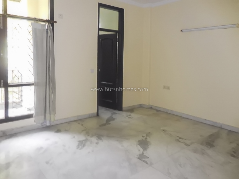 3 BHK Flat For Rent in Defence Colony