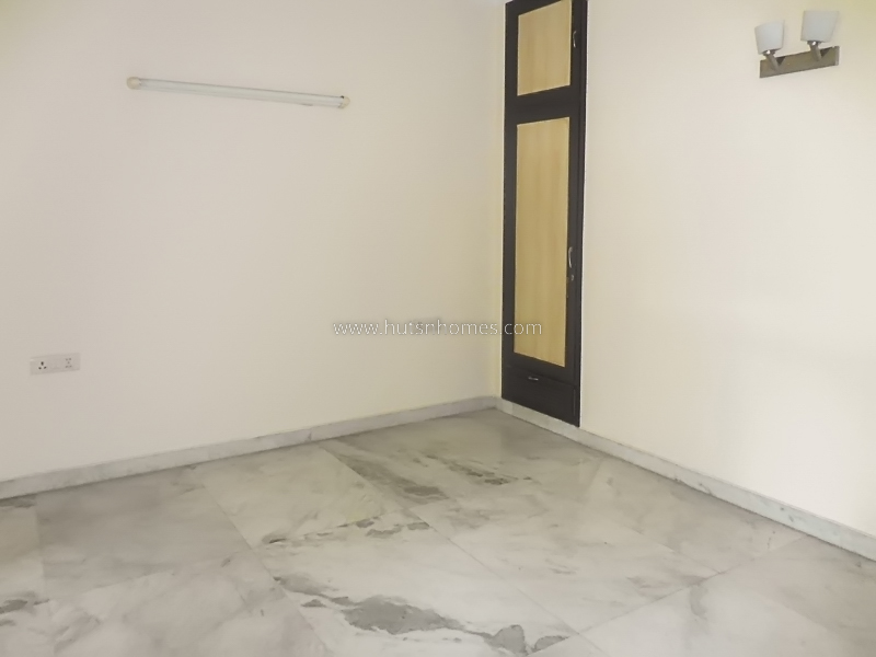 3 BHK Flat For Rent in Defence Colony