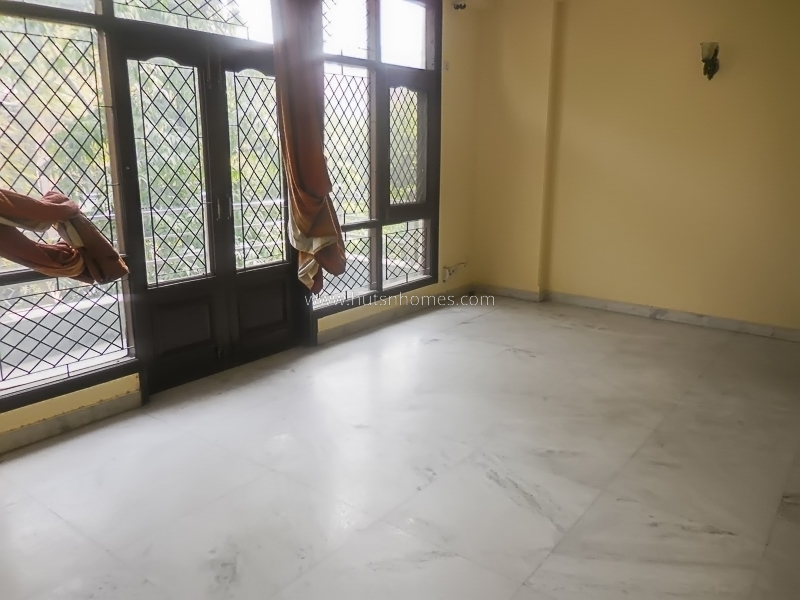 3 BHK Flat For Rent in Defence Colony