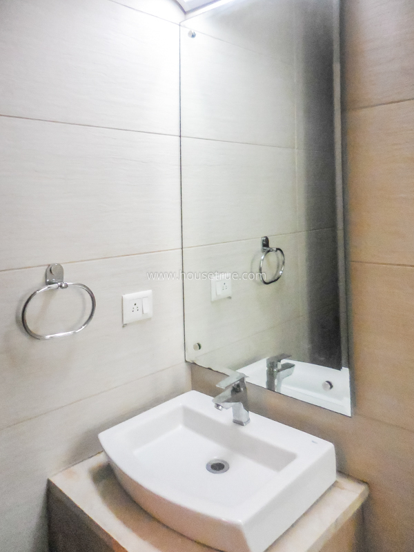 3 BHK Builder Floor For Rent in Defence Colony