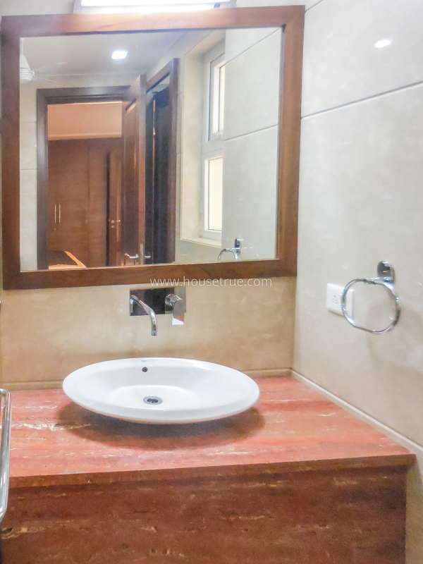 3 BHK Builder Floor For Rent in Defence Colony