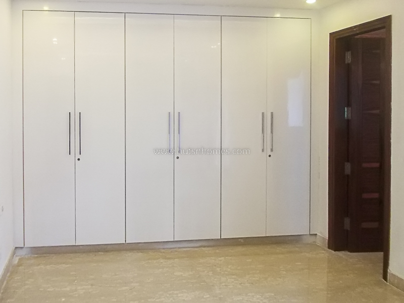 3 BHK Flat For Rent in Defence Colony