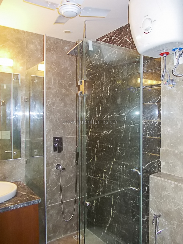 3 BHK Flat For Rent in Defence Colony