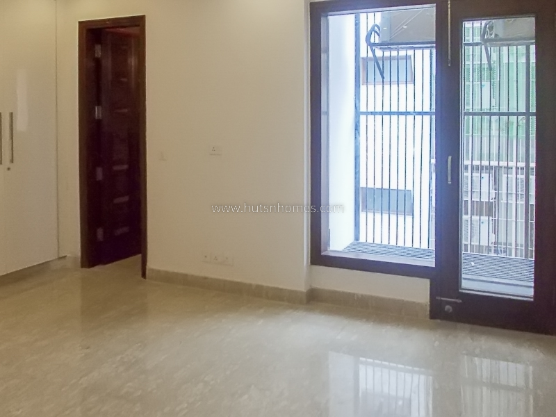 3 BHK Flat For Rent in Defence Colony