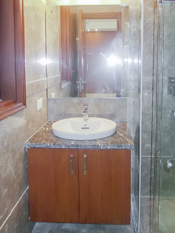 3 BHK Flat For Rent in Defence Colony