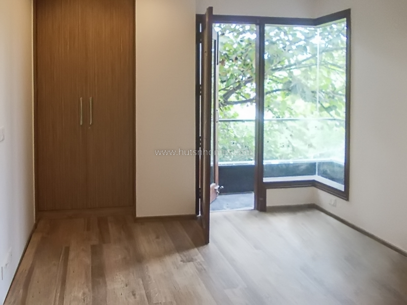 3 BHK Flat For Rent in Defence Colony