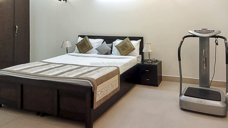 3 BHK Flat For Rent in Defence Colony