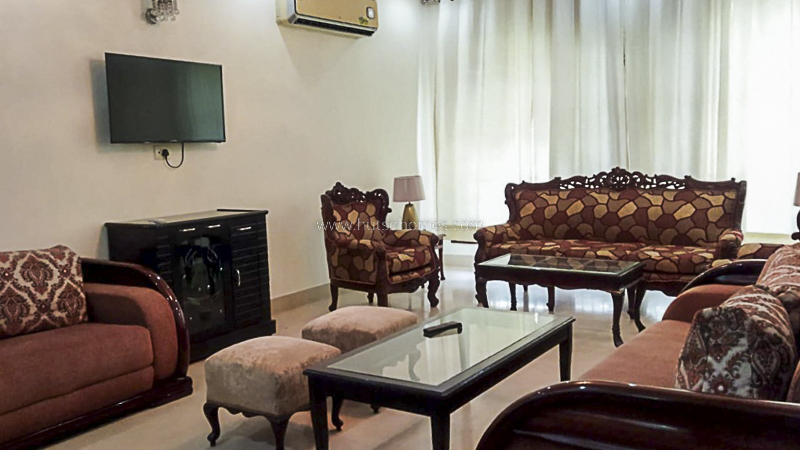 3 BHK Flat For Rent in Defence Colony
