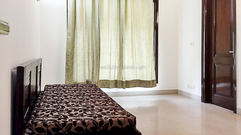 3 BHK Flat For Rent in Defence Colony