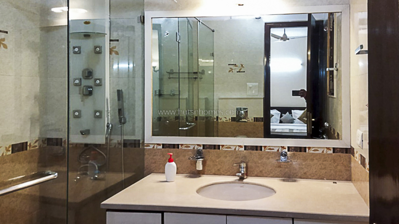 3 BHK Flat For Rent in Defence Colony