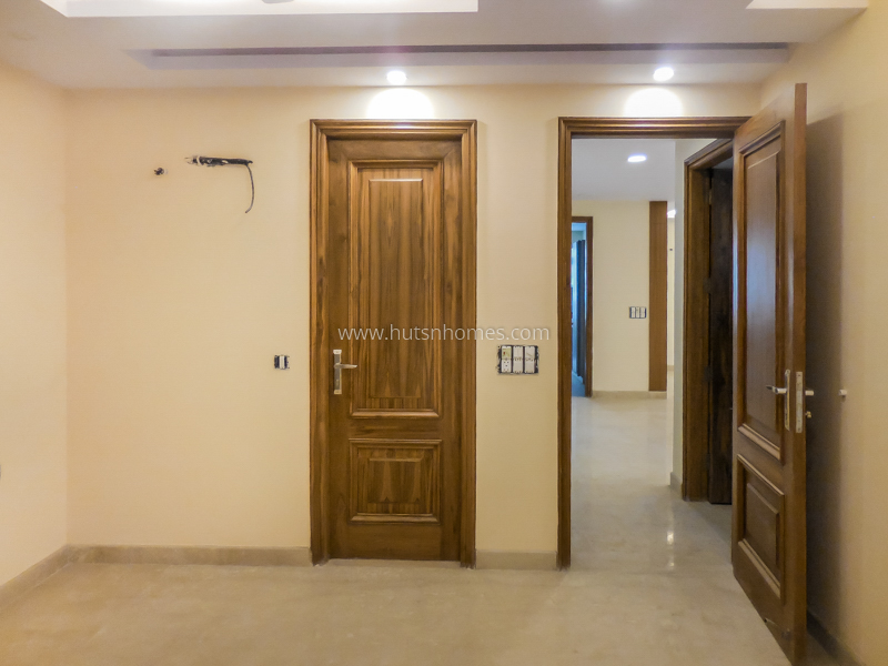 4 BHK Flat For Rent in Nizamuddin West