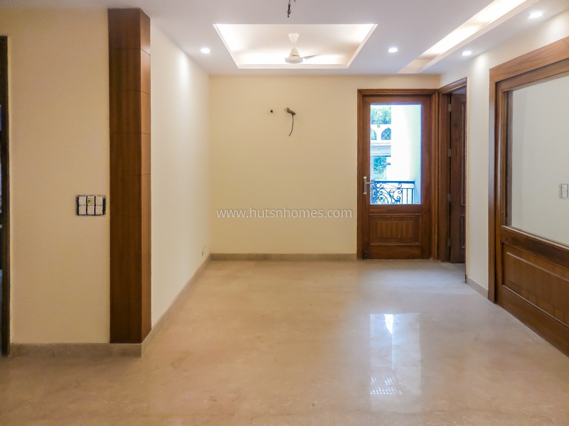 4 BHK Flat For Rent in Nizamuddin West