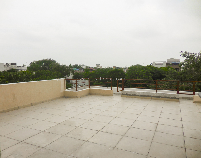 2 BHK Flat For Rent in Vasant Vihar
