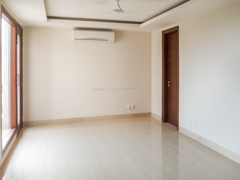 4 BHK Flat For Rent in Vasant Vihar