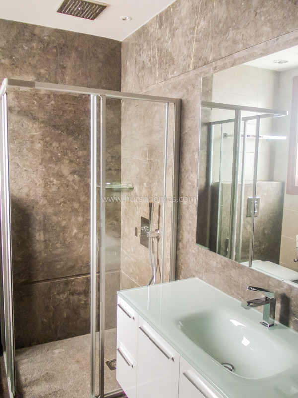 4 BHK Flat For Rent in Vasant Vihar