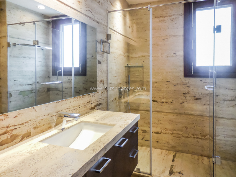 4 BHK Flat For Rent in Vasant Vihar