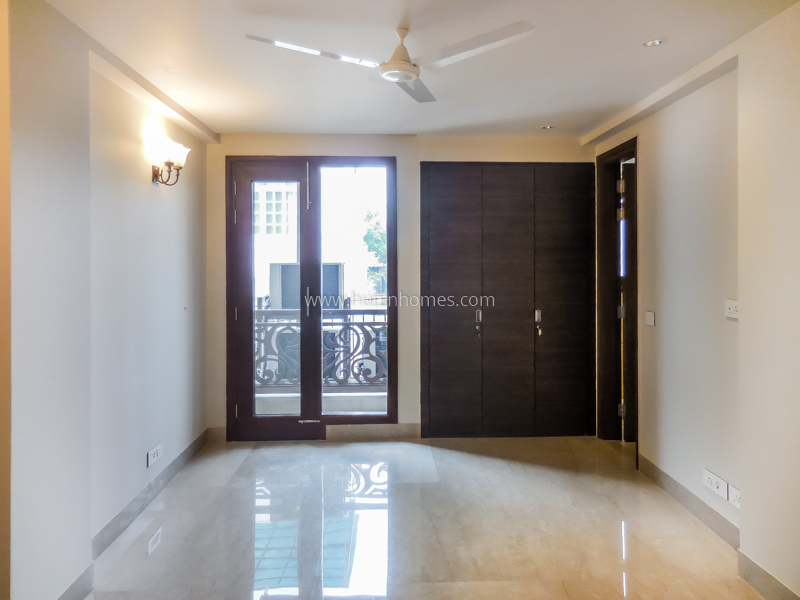 4 BHK Flat For Rent in Vasant Vihar