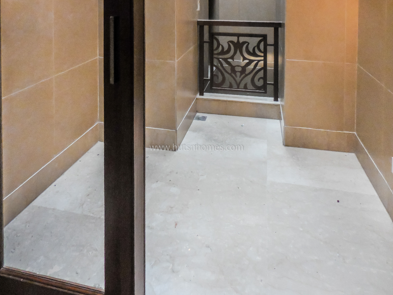 4 BHK Flat For Rent in Vasant Vihar