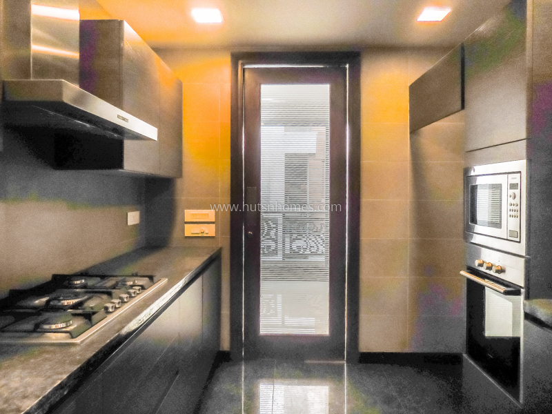 4 BHK Flat For Rent in Vasant Vihar
