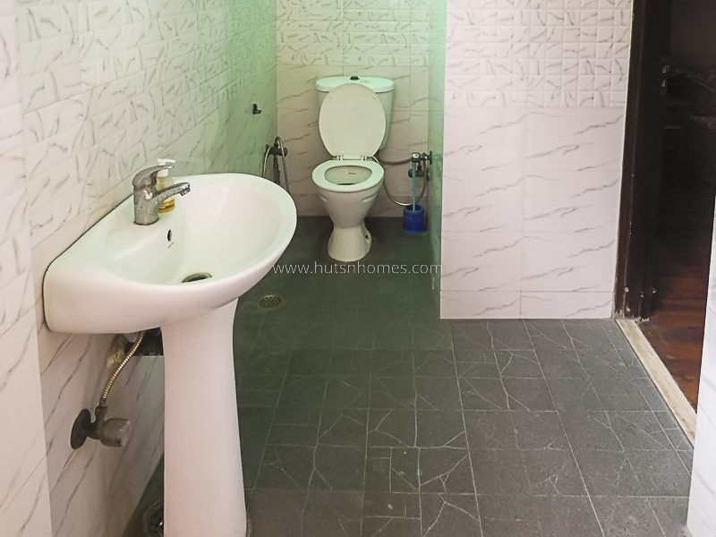 2 BHK Flat For Rent in Defence Colony