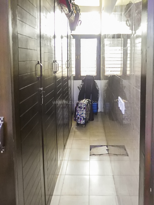 2 BHK Flat For Rent in Defence Colony