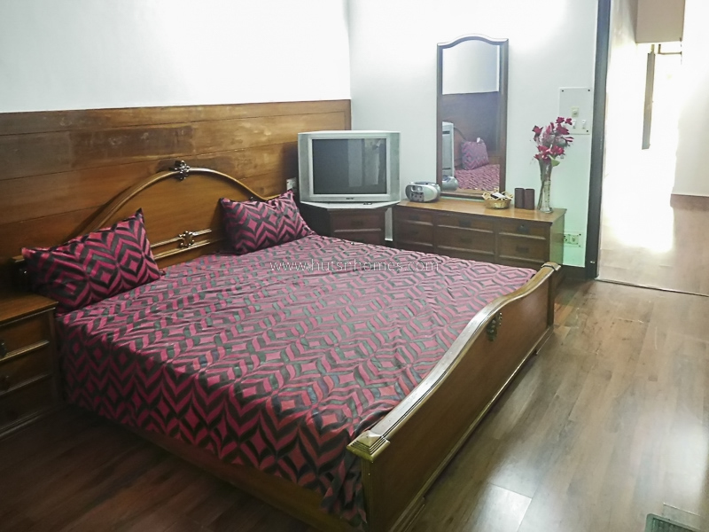 2 BHK Flat For Rent in Defence Colony