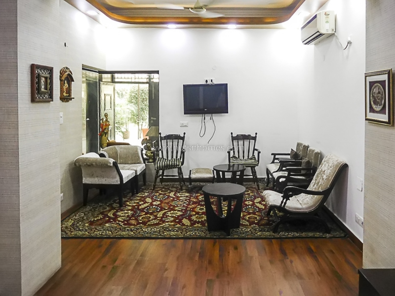 2 BHK Flat For Rent in Defence Colony