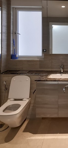 4 BHK Condo For Rent in Golf Course Road