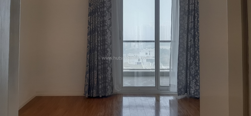 4 BHK Condo For Rent in Golf Course Road