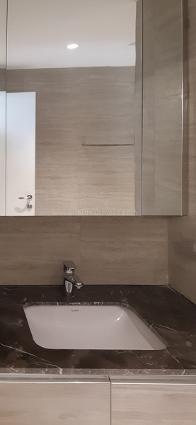 4 BHK Condo For Rent in Golf Course Road