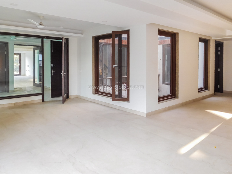 4 BHK Builder Floor For Rent in Neeti Bagh