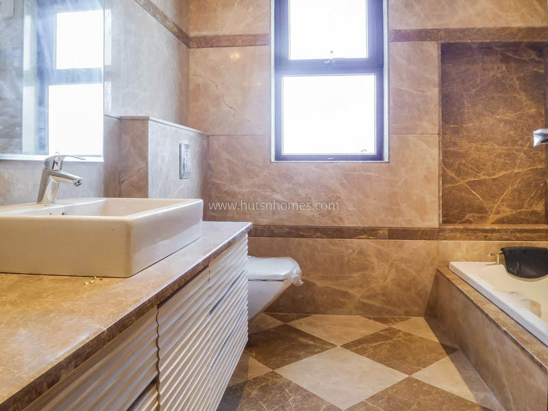 4 BHK Builder Floor For Rent in Neeti Bagh