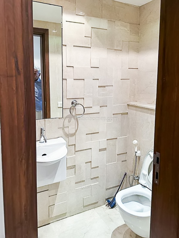 3 BHK Flat For Rent in Vasant Vihar