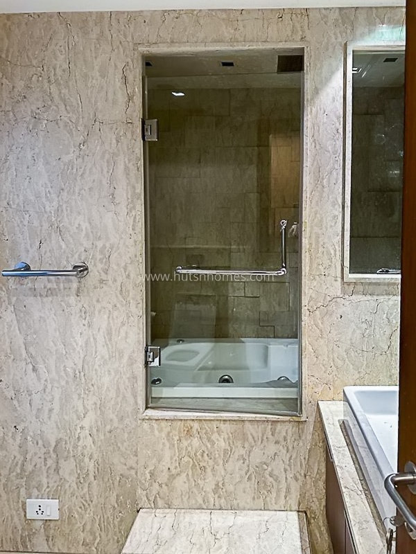 3 BHK Flat For Rent in Vasant Vihar