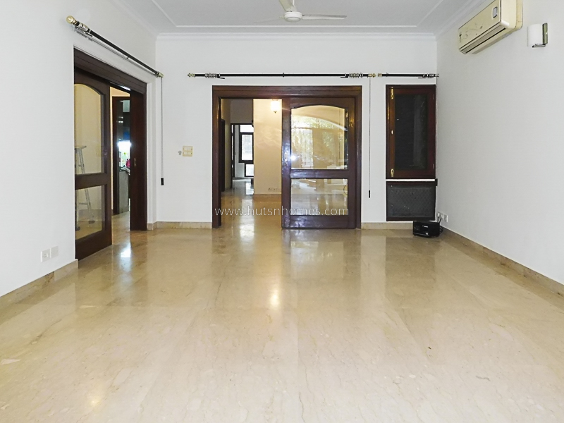 4 BHK Flat For Rent in Vasant Vihar