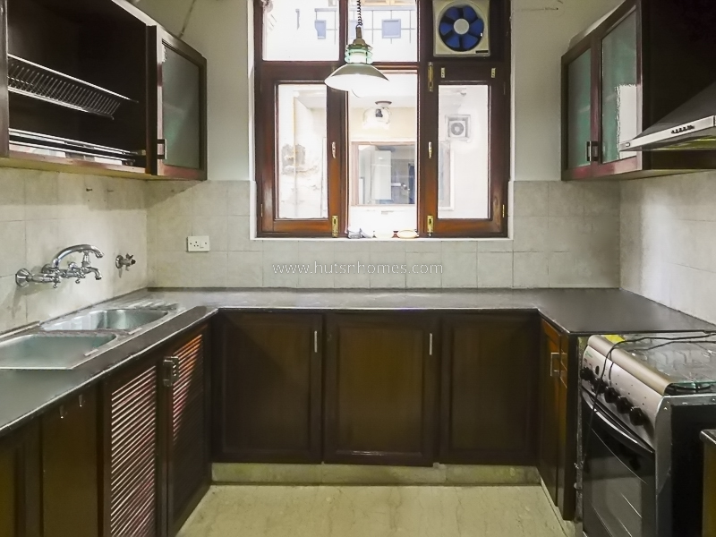 4 BHK Flat For Rent in Vasant Vihar