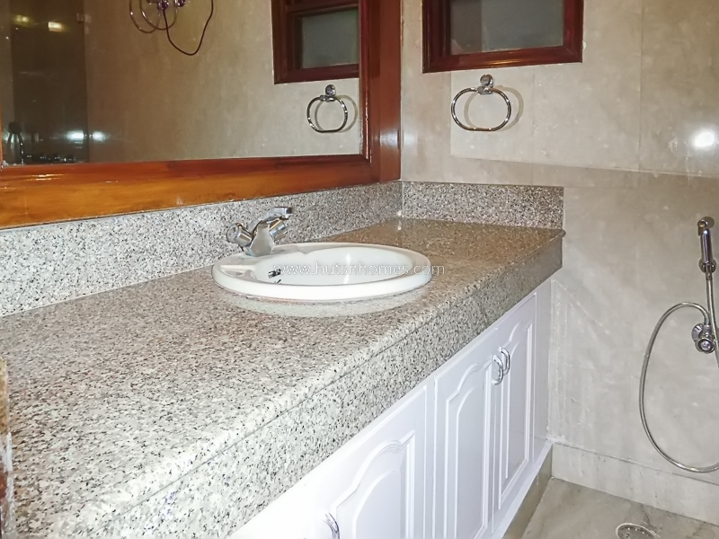 4 BHK Flat For Rent in Vasant Vihar