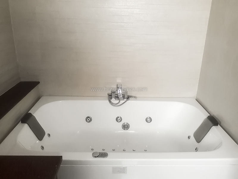 4 BHK Flat For Rent in Vasant Vihar