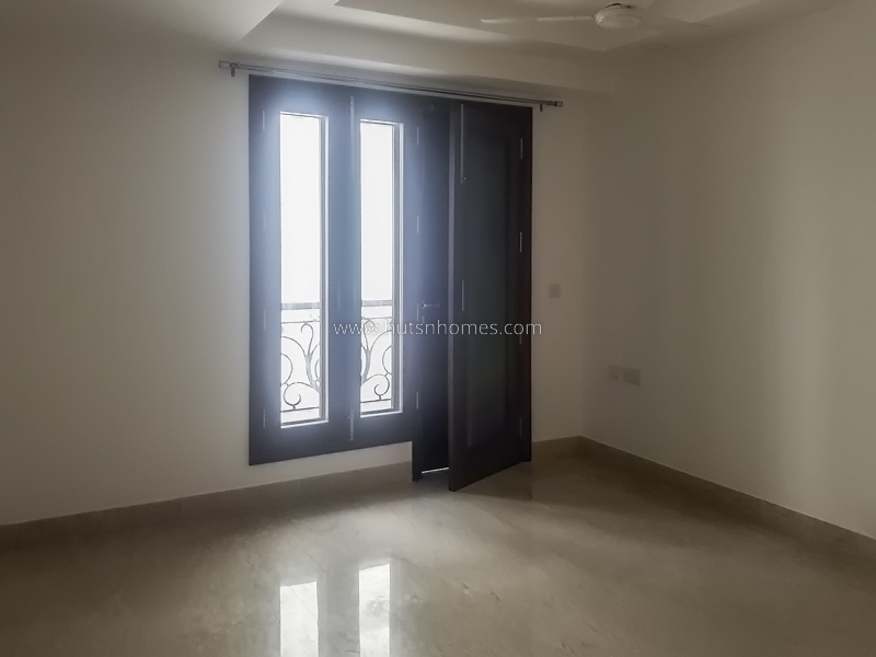 4 BHK Flat For Rent in Vasant Vihar