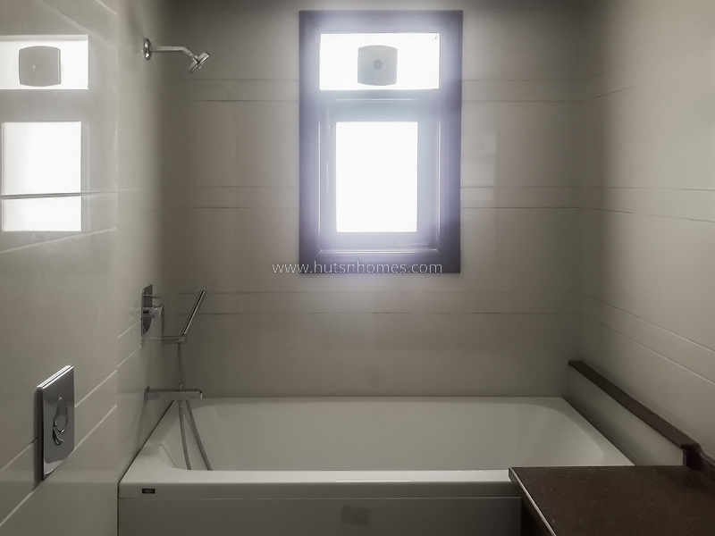 4 BHK Flat For Rent in Vasant Vihar