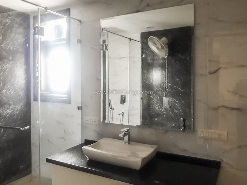 4 BHK Flat For Rent in Vasant Vihar