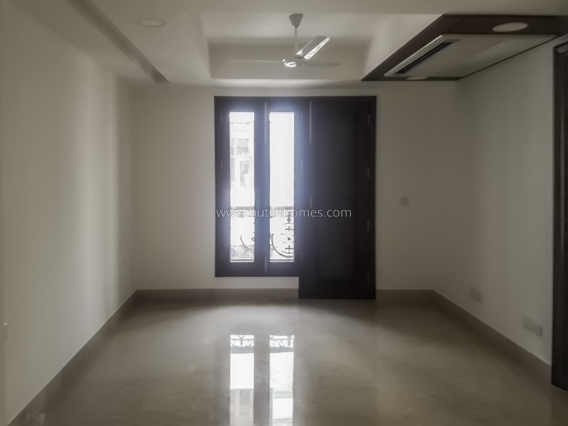4 BHK Flat For Rent in Vasant Vihar